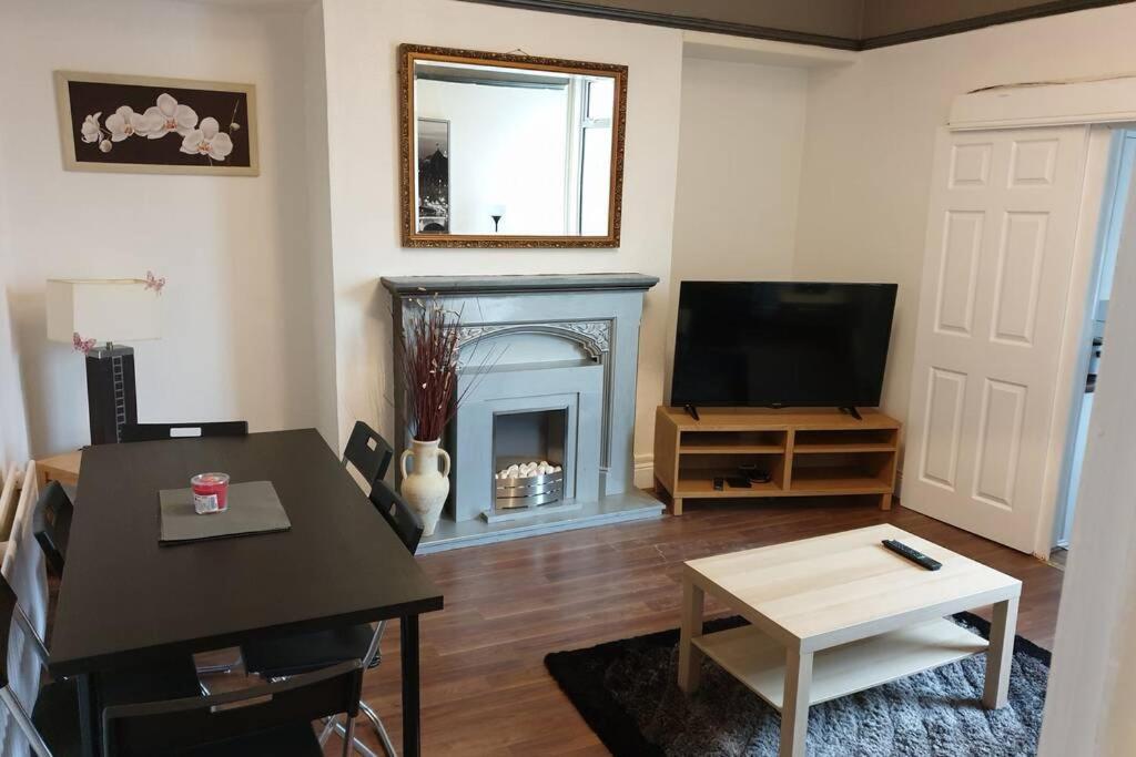 South Shield'S Hidden Gem Garnet 3 Bedroom Apartment Sleeps 6 Guests South Shields Exterior photo